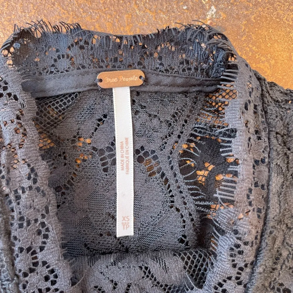 Free people open back lace blouse - Image 2
