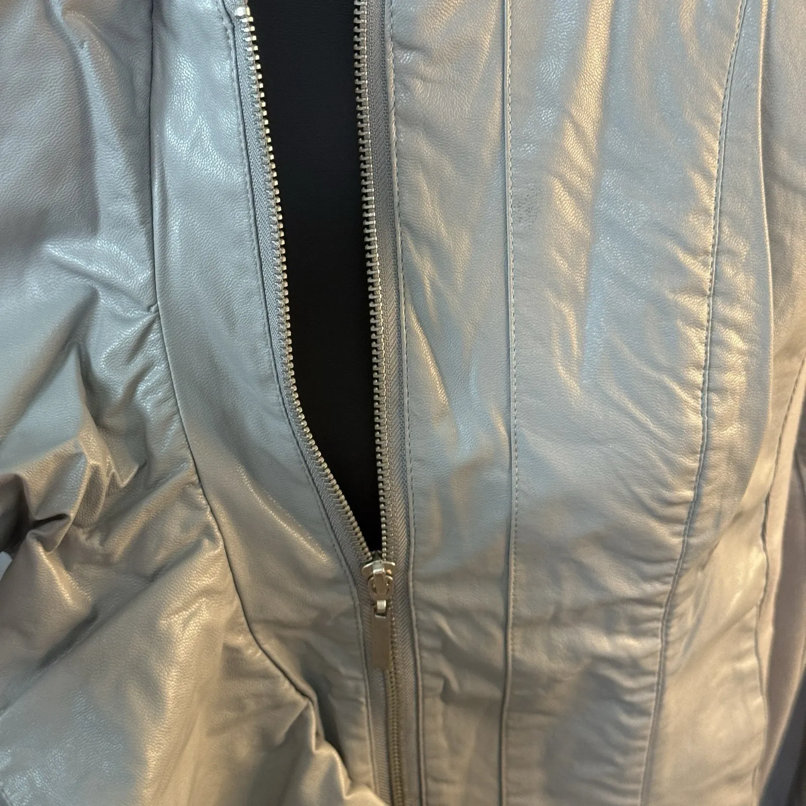 Kut From The Kloth Dahliana Moto Jacket Gray Ruffle Faux Leather Medium‎ NEW - Image 2