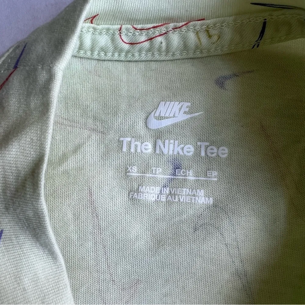 NIKE The Nike Tee yellow with Nike checks logo xs - Image 5