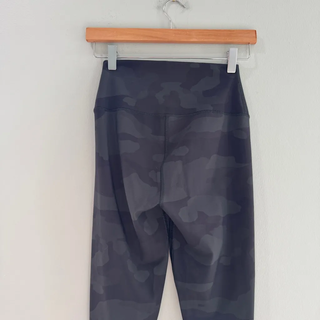 ALO Yoga Camo Leggings Small - Image 6