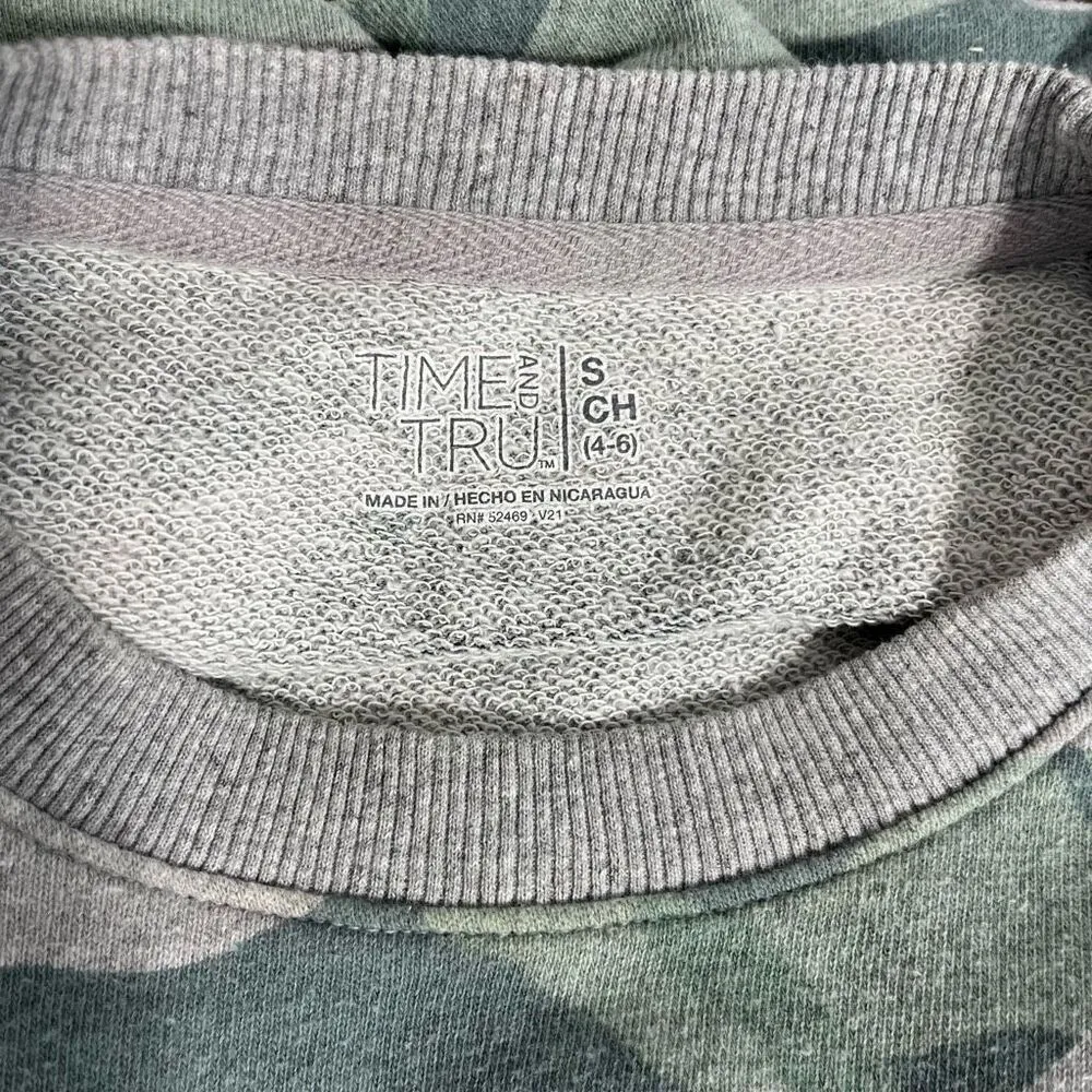 Time and Tru Camo Crew Neck Sweatshirt Size Small Women’s Green and Grey - Image 8