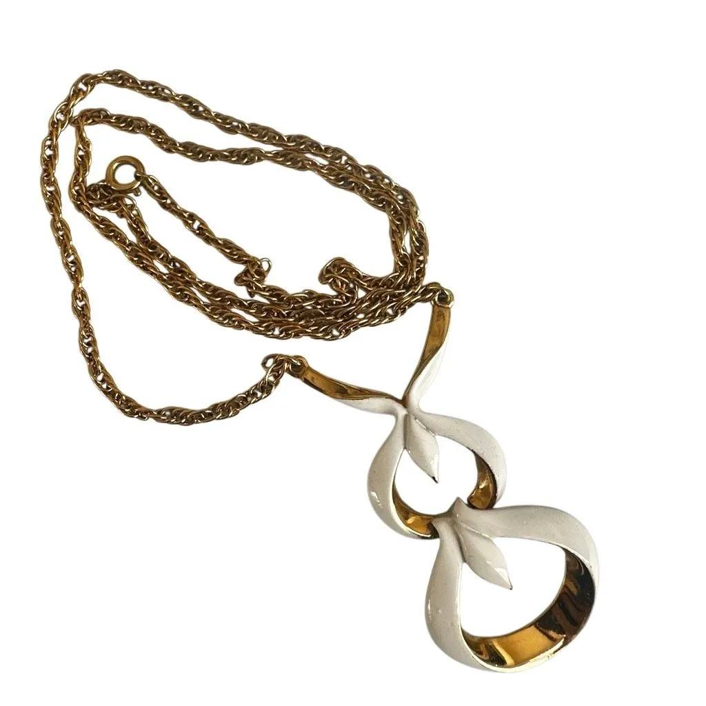 Vintage Trifari White Enamel & Gold-Tone Pendant Necklace ✨ - Image 9