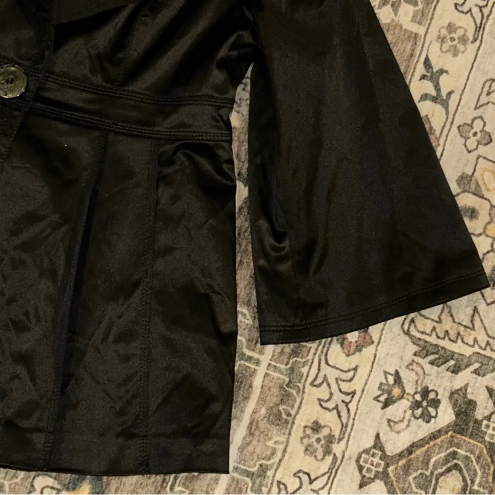 Jessica Simpson Y2K Black Satin Trench Jacket flare Sleeve cropped trench Coat - Image 4