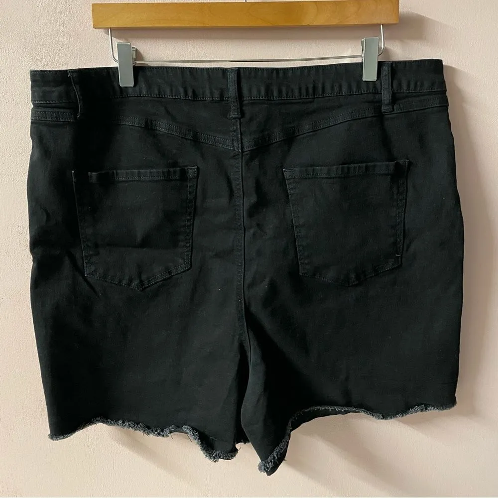 Fashion to Figure Black Bedazzled Zippered Raw Hem Denim Shorts Plus Size 20 EUC - Image 4