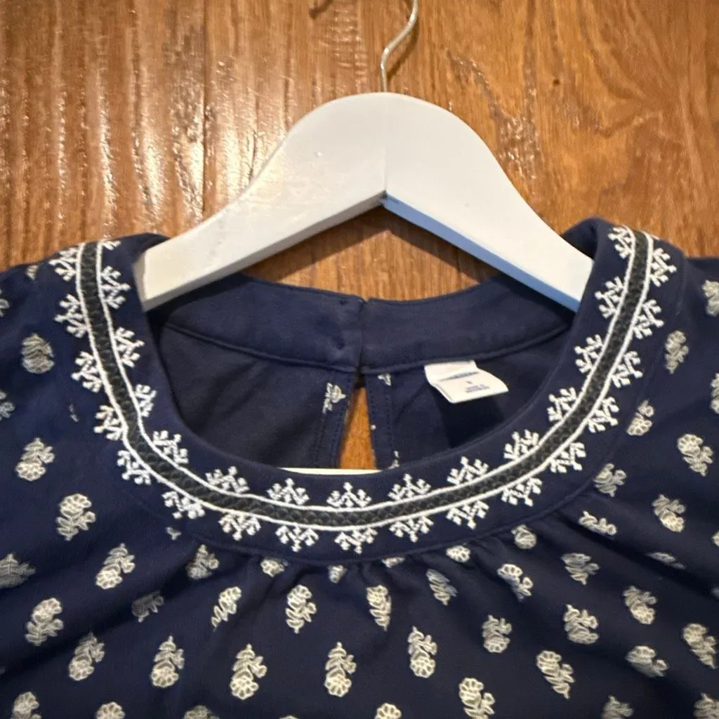 Old Navy blue printed embroidered neckline blouse size small - Image 7
