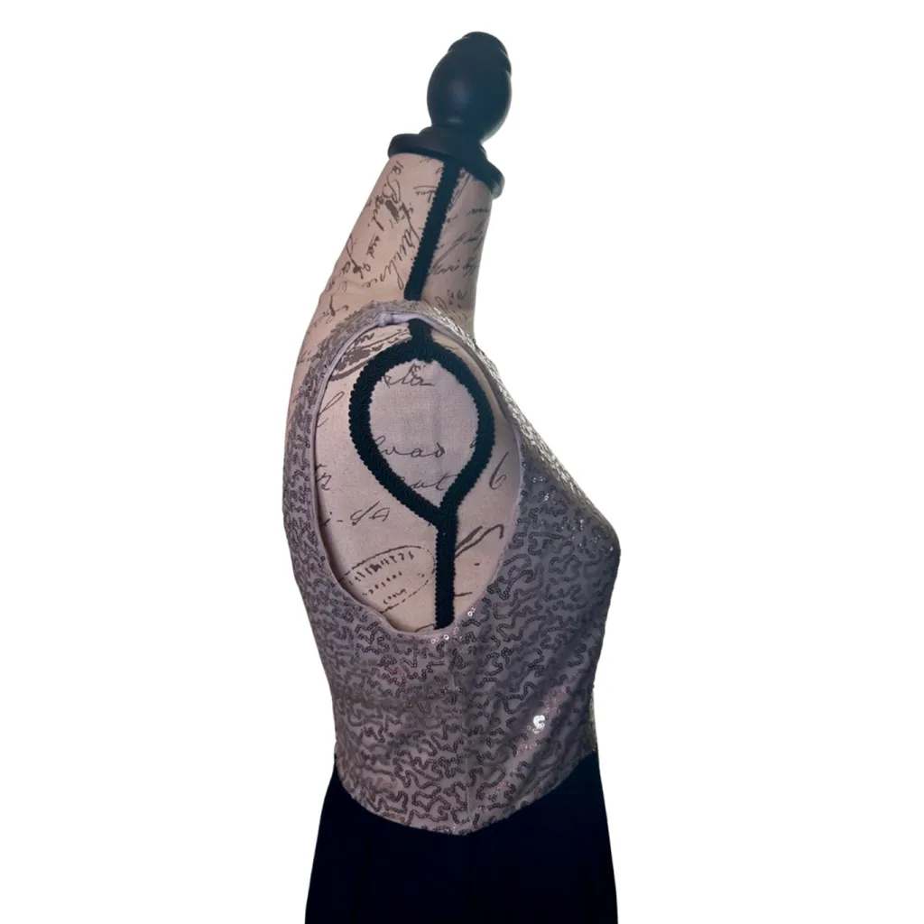 B. Darlin Size Medium A-line semi-formal dress w. Sequin Bodice Blue Skirt - Image 7