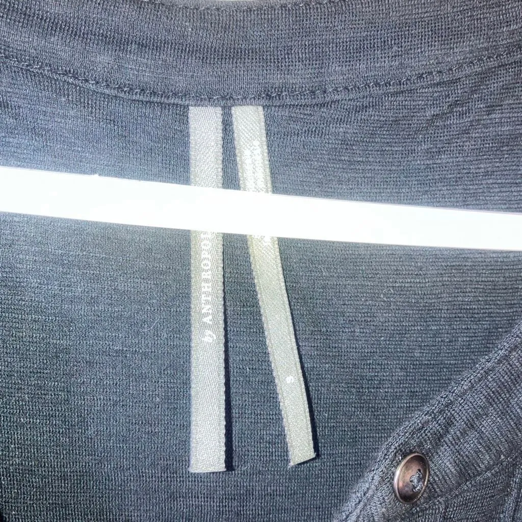 By Anthropologie Grey Button V-Neck Bubble Hem Sleeveless Blouse Small #758 - Image 8