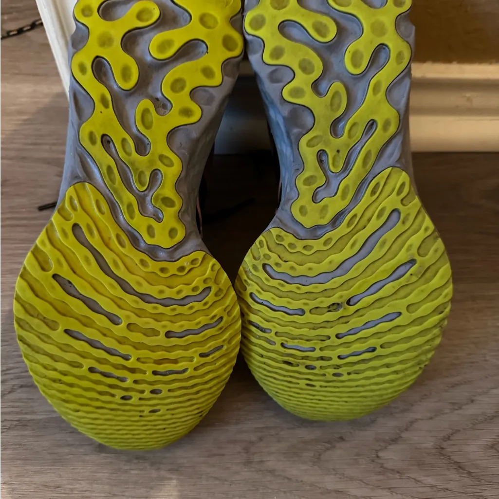 Women’s‎ Nike React• Gently Used 6.5 - Image 6