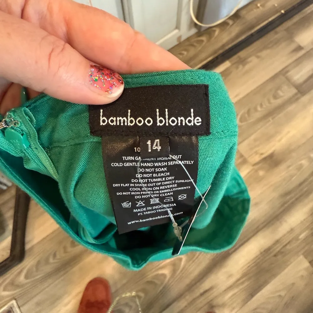 NWT Bamboo blonde Green Ruffle Skirt size 14 - Image 4