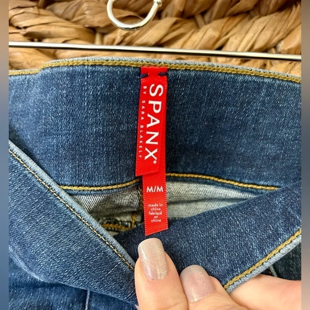 NWT Spanx Distressed Denim Skinny Jeans Leggings Size Medium - Image 14