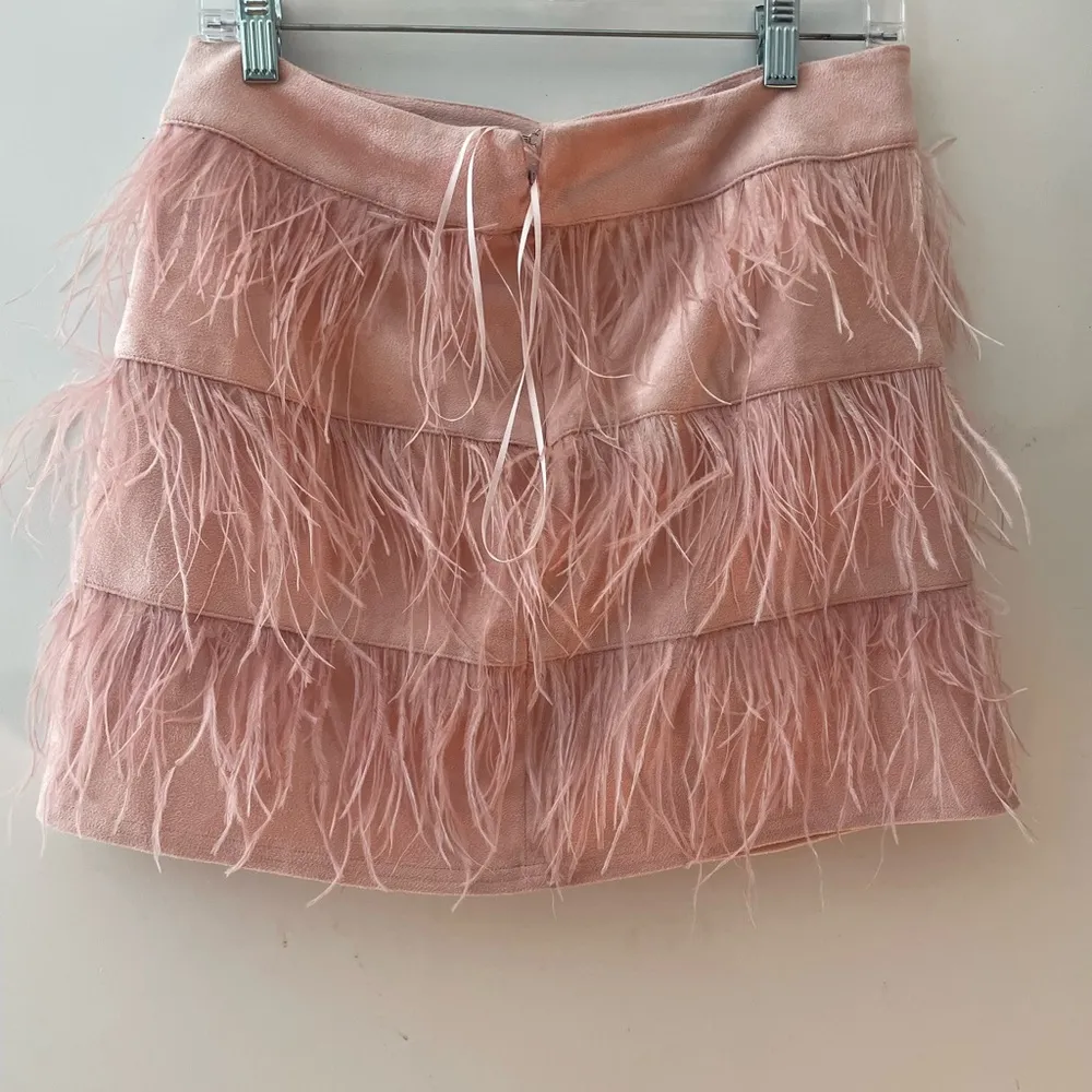 Boutique pink suede ostrich feather mini skirt - Image 14