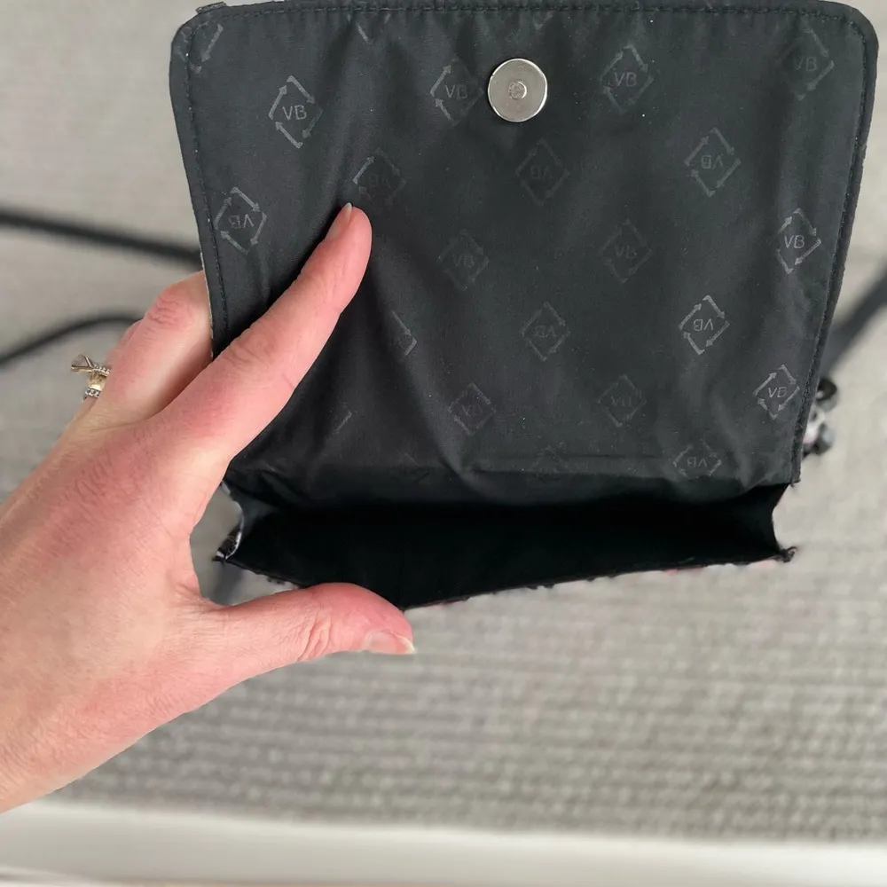 Vera Bradley Gray Pink Paisley Floral Crossbody Travel Bag Wallet - Image 5