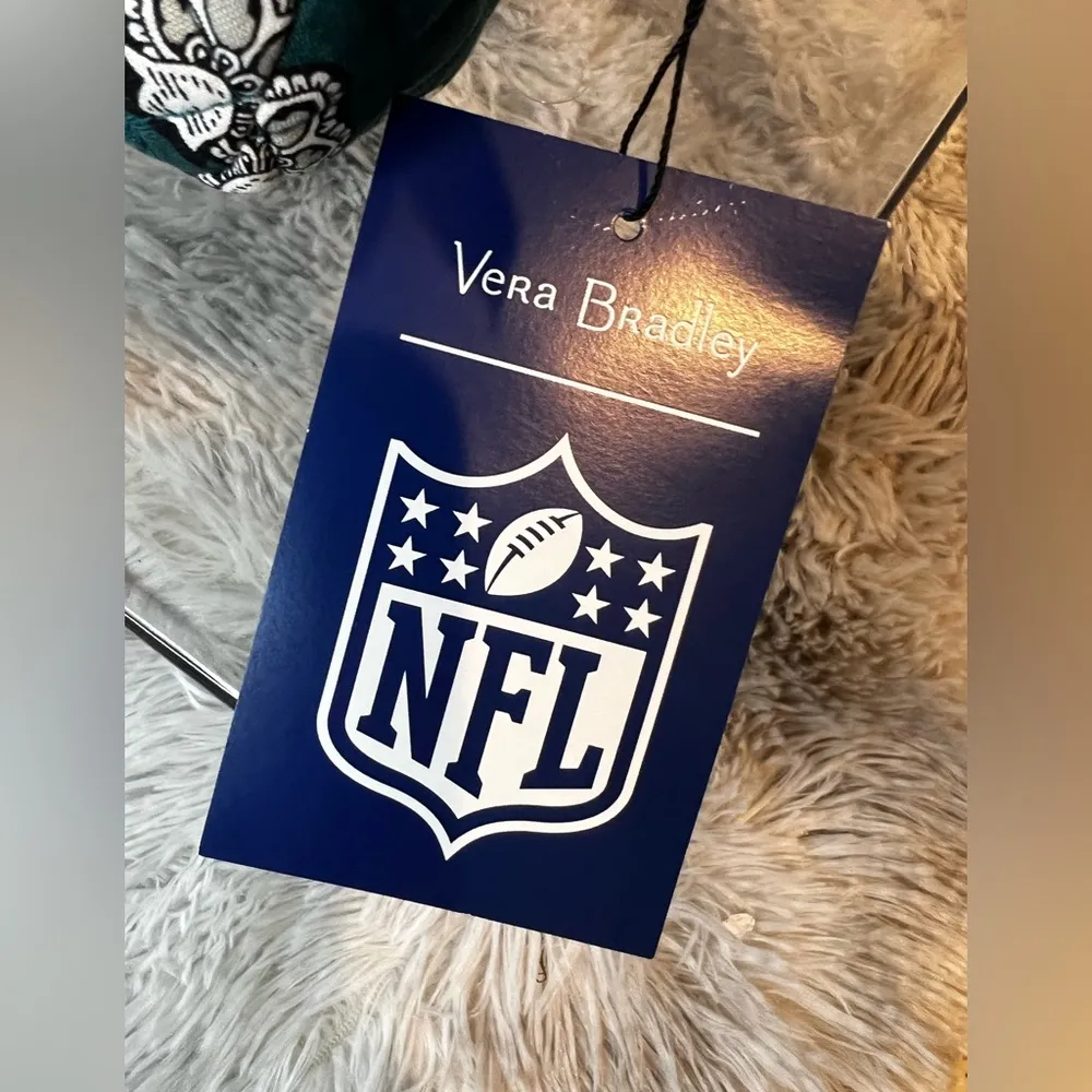 NWT Vera Bradley‎ Phila Eagles NFL RFID Small Stadium Crossbody Bag Sold Out - Image 4