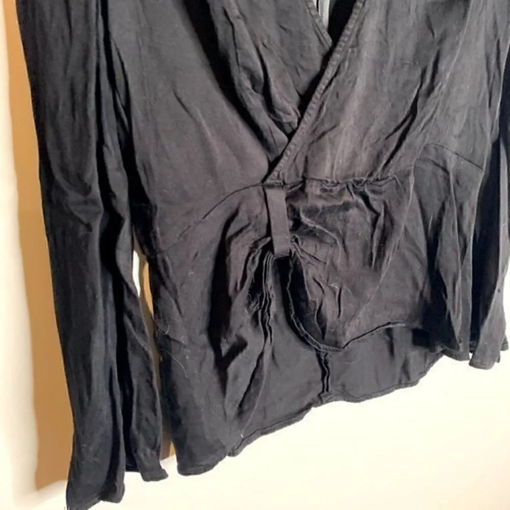 Something Navy 🌺  black cinch waisted blouse - Image 2