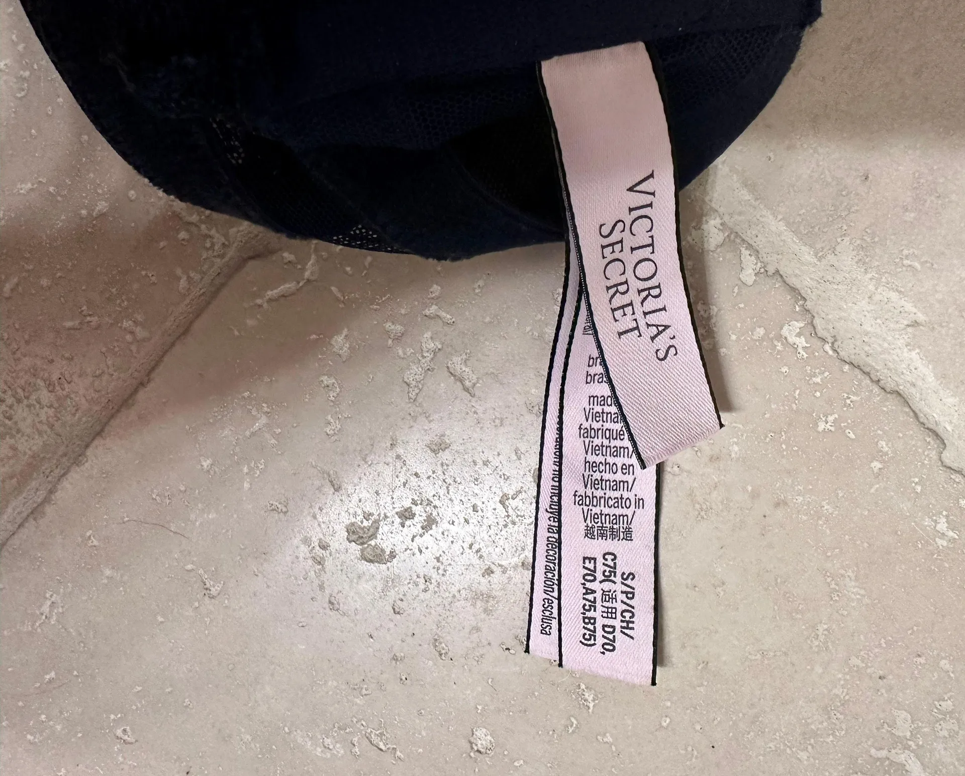 NEW Victoria Secret Bralette Size Small - Image 3