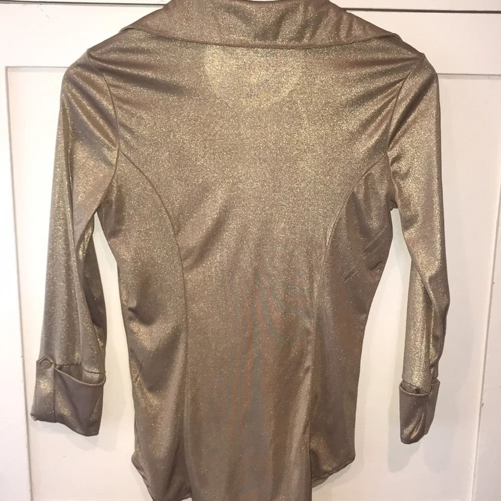 ⚱️ GOLD SHIMMER BLOUSE⚱️ - Image 4