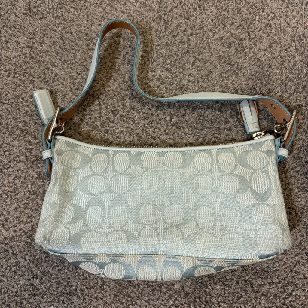 Coach Signature Shoulder Bag - Image 4