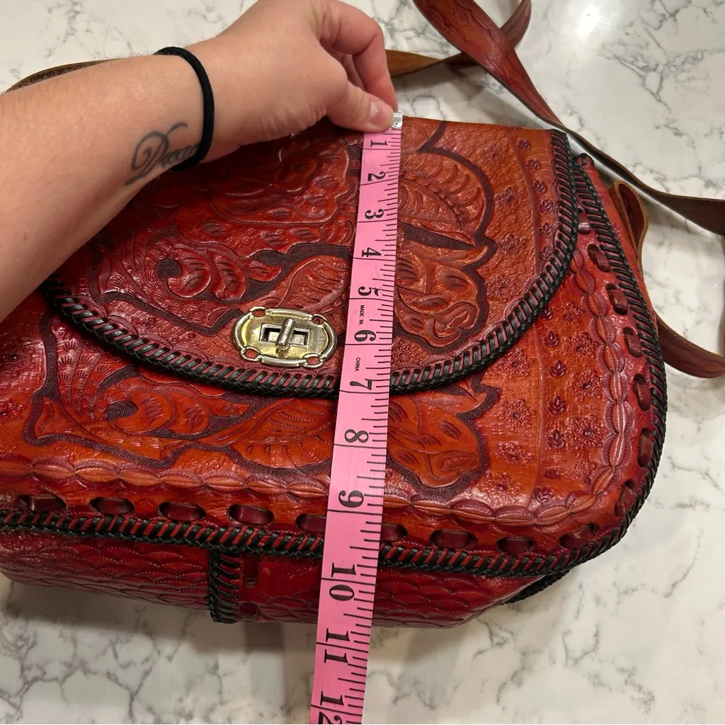 Red Leather Floral Tooled Shoulder Bag Purse - Image 12