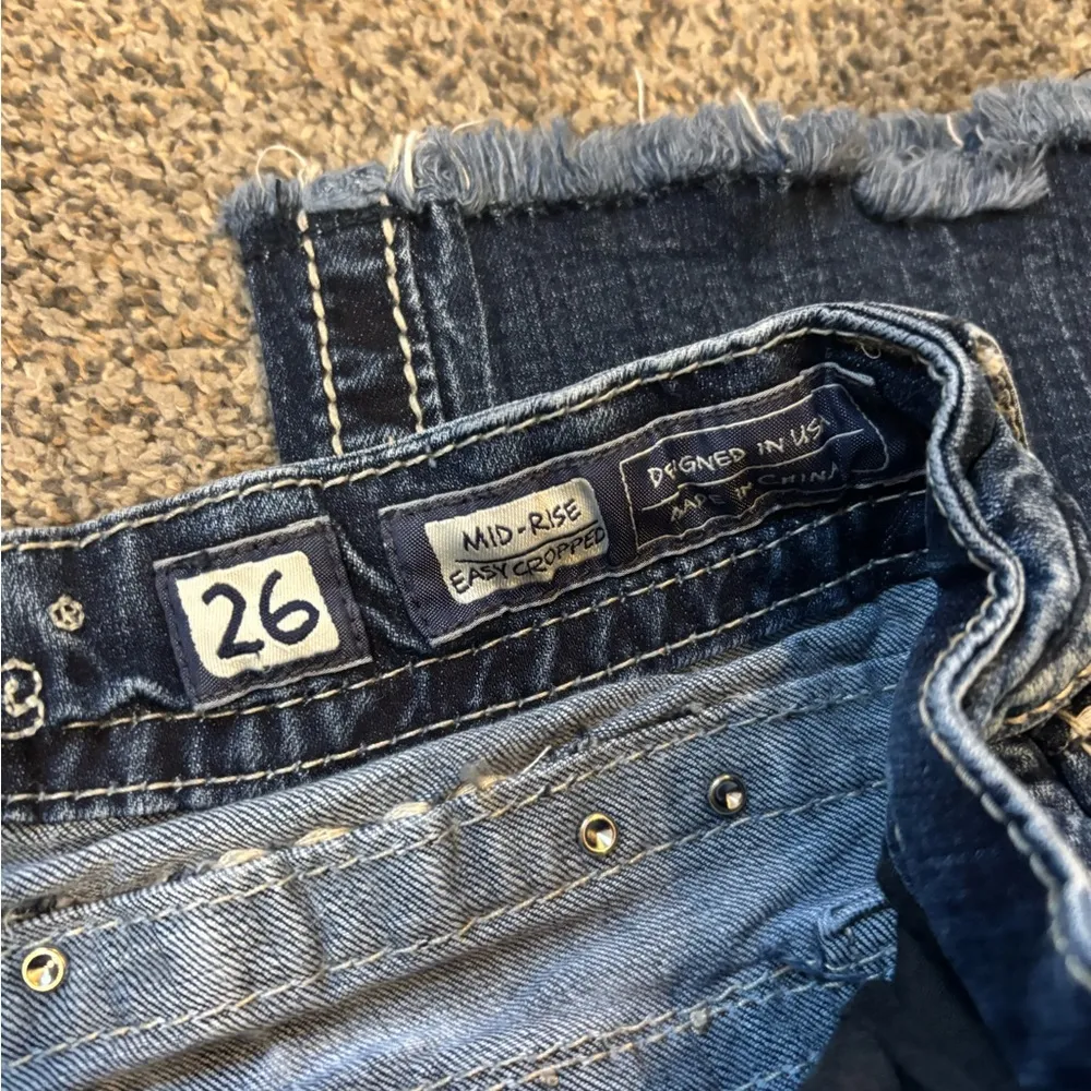 Miss Me Mid Rise Cropped Jeans - Image 3