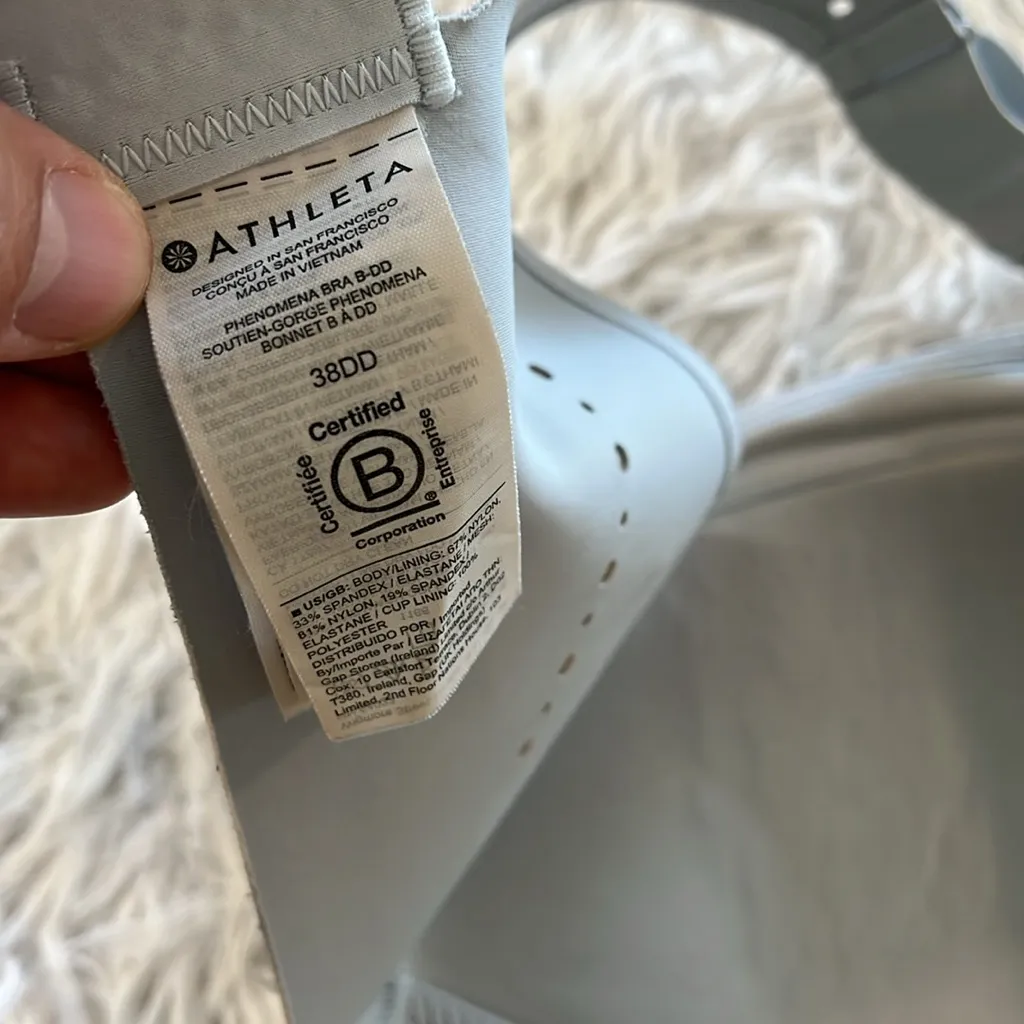 Athleta sportsbra 38DD - Image 4
