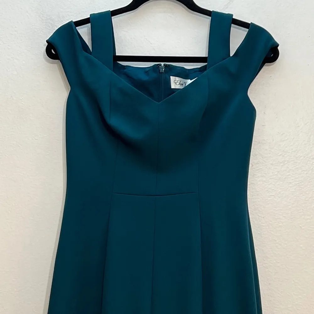 Eliza J Cold Shoulder Scuba Crepe Trumpet Gown - Image 4