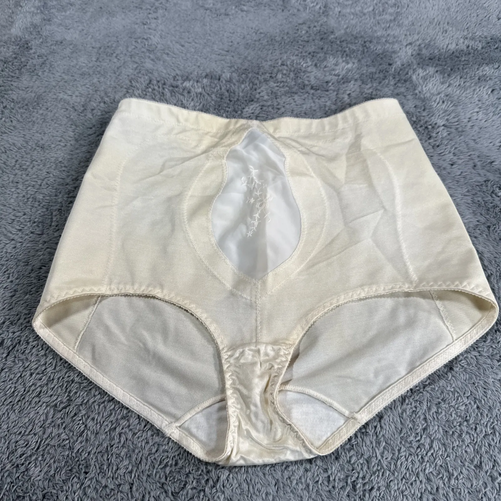 VTG 1980s JC Penny Delicates Hi-Waisted Shapewear Size XXL 3155 Nylon Beige - Image 4