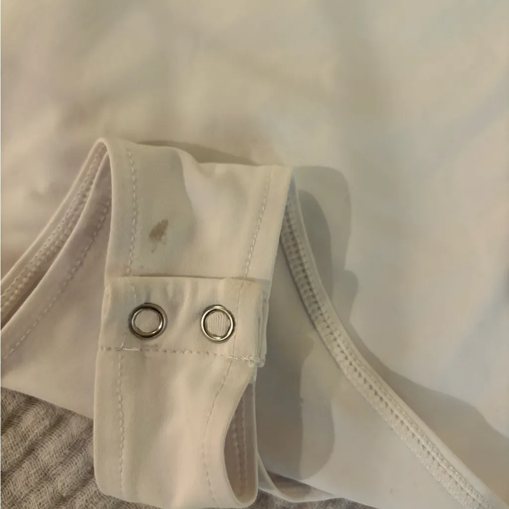 ReoRia Women's Cream Sleeveless Bodysuit White - Image 4