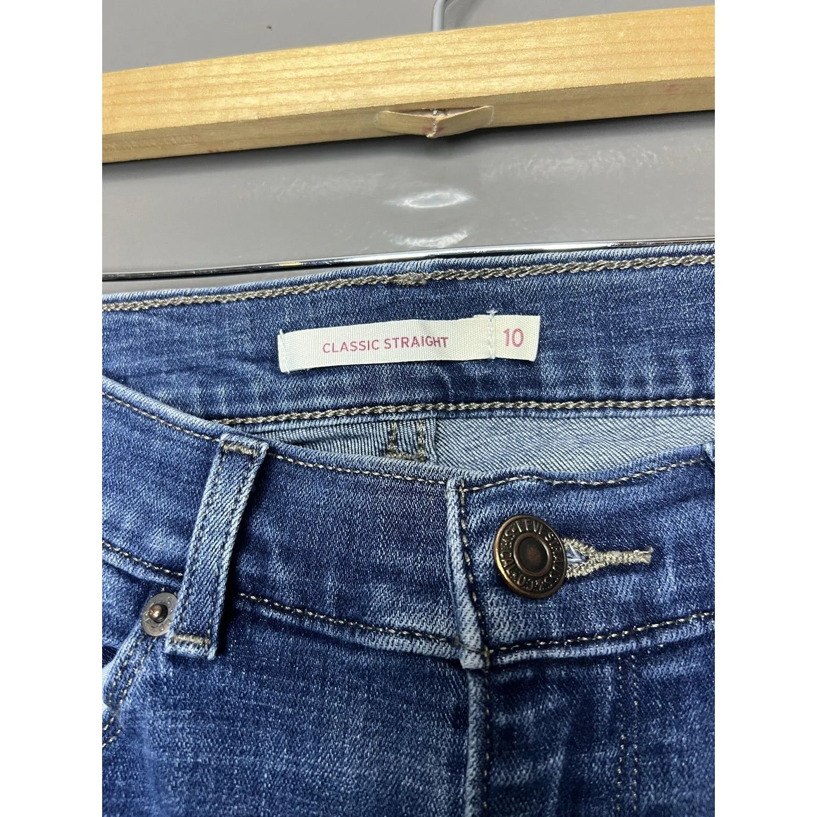 Levis Classic Straight Jeans Womens 10 Blue Crop Capri Raw Hem Stretch Denim - Image 3