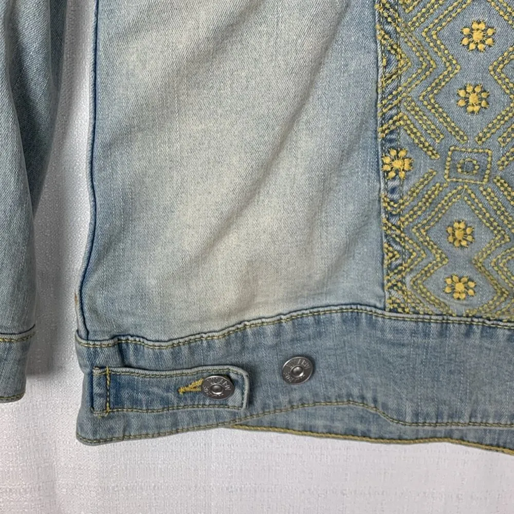 Lularoe women's medium denim jacket embroidery light wash casual yellow jean - Image 7