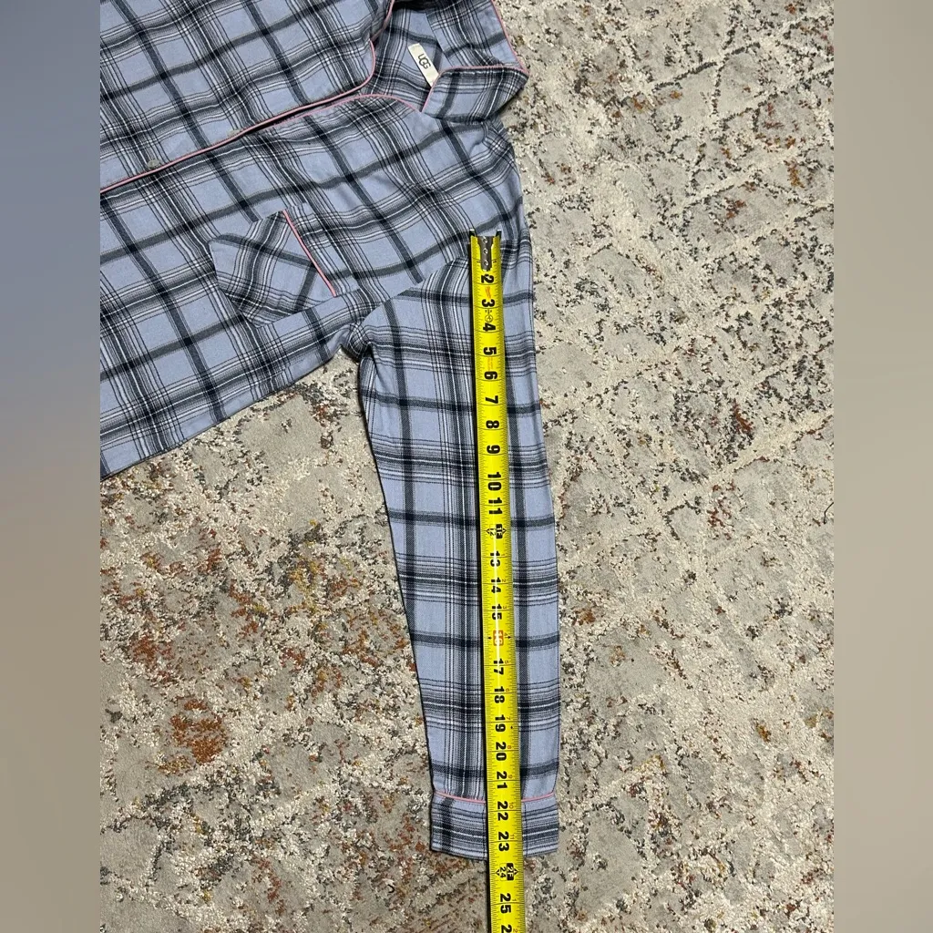 UGG Flannel button down pajama shirt size Small blue - Image 5