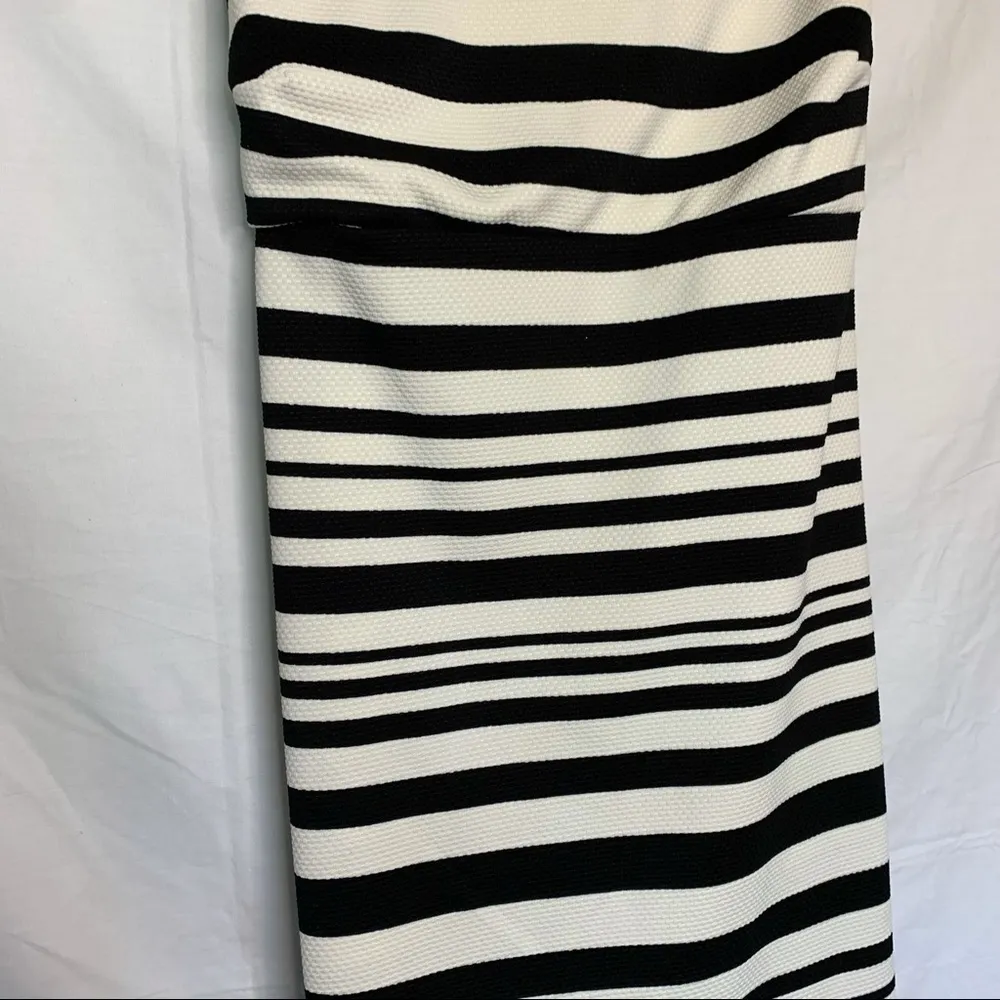 Motherhood maternity  striped jacquard textured sleeveless dress medium - Image 5