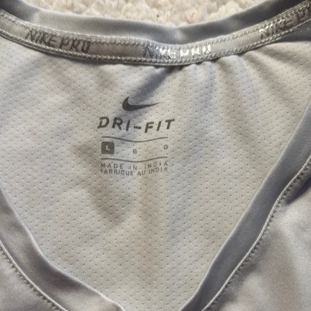 Nike Gray Fitted Long Sleeve Tee - Image 2