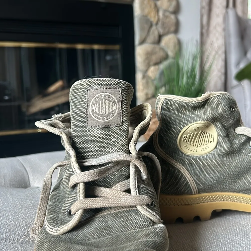 Palladium Boots Womens Pampa Hightop Canvas Round Toe Olive Grey Ankle Combat - Image 3