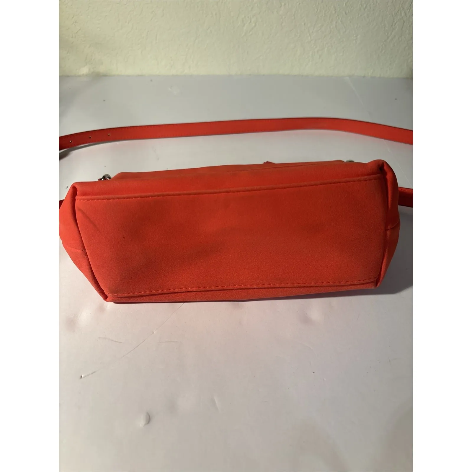New Universal Thread Womens Orange Crossbody Small‎ Purse - Image 6