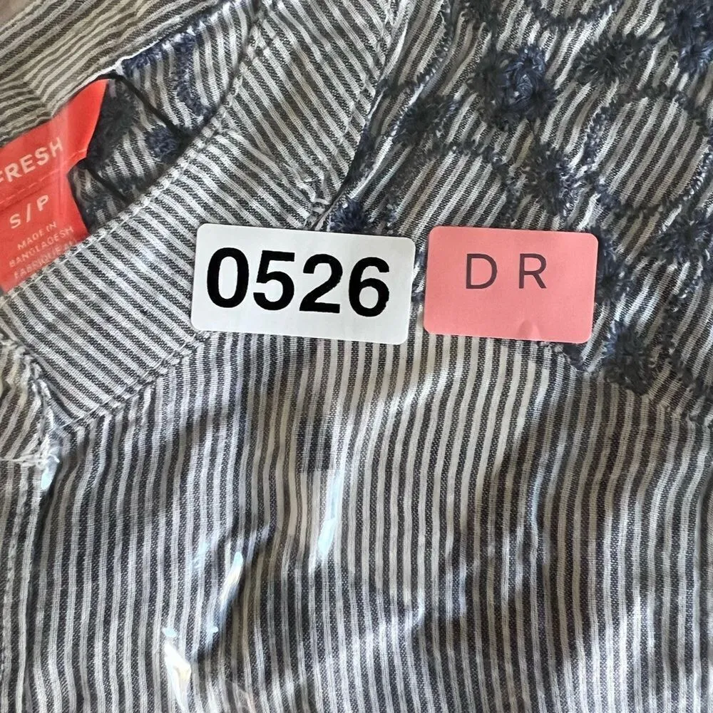 Women’s sleeveless blue blouse light fabric striped floral line design S. - Image 12