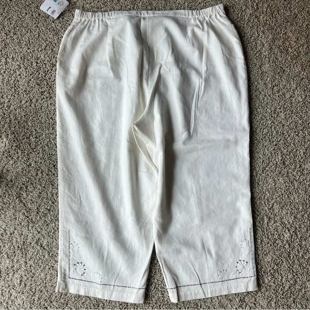 NWT Sag Harbor Woman Linen Crop Pants Size 20W Beadwork Embroidery Cream R11 - Image 2