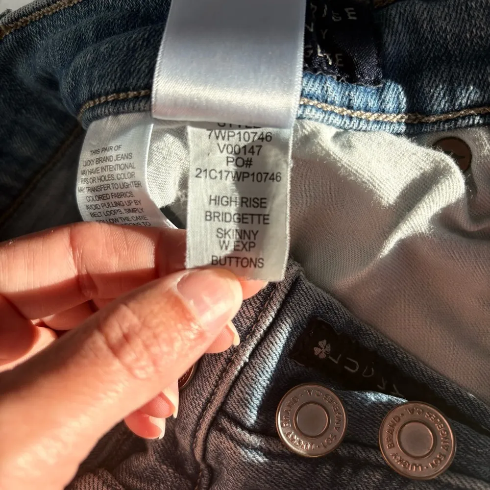 Lucky Brand Bridgette high rise skinny jeans ankle raw hems size 2 26 light wash - Image 9