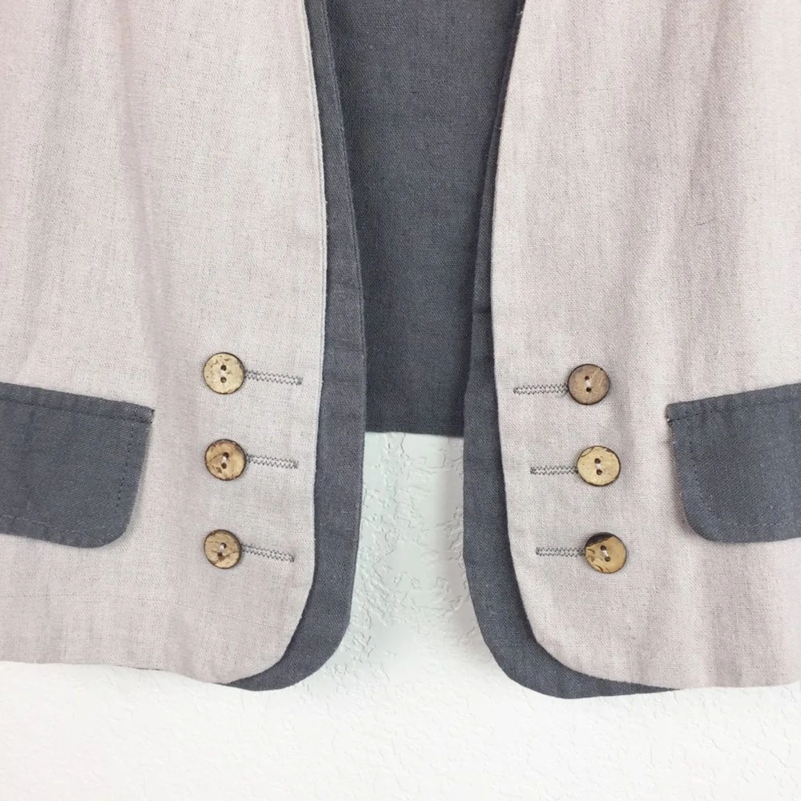 • THE HANGER • Two-tone Vest - Image 2