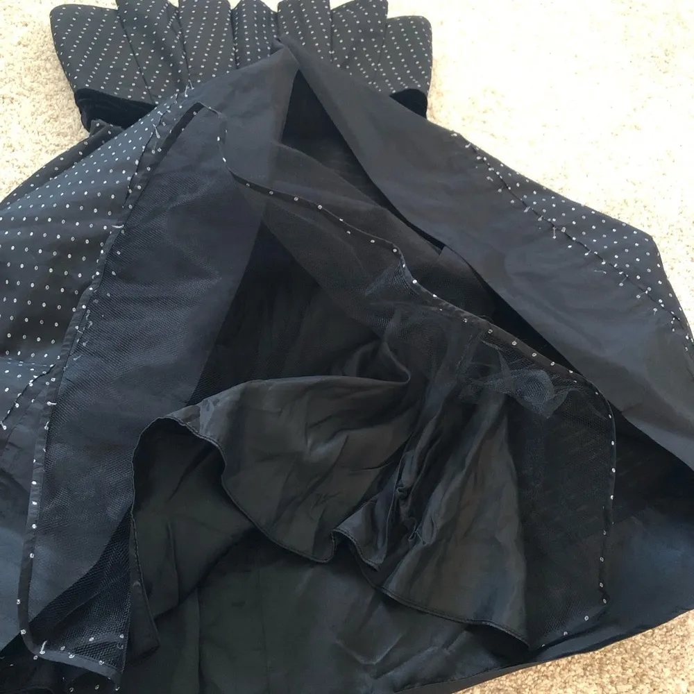 BCBG maxazria prom event mini dress, size 8 - Image 4