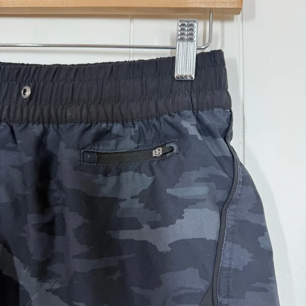 Vuori Black Camo Clementine Short 2.0 - Image 3