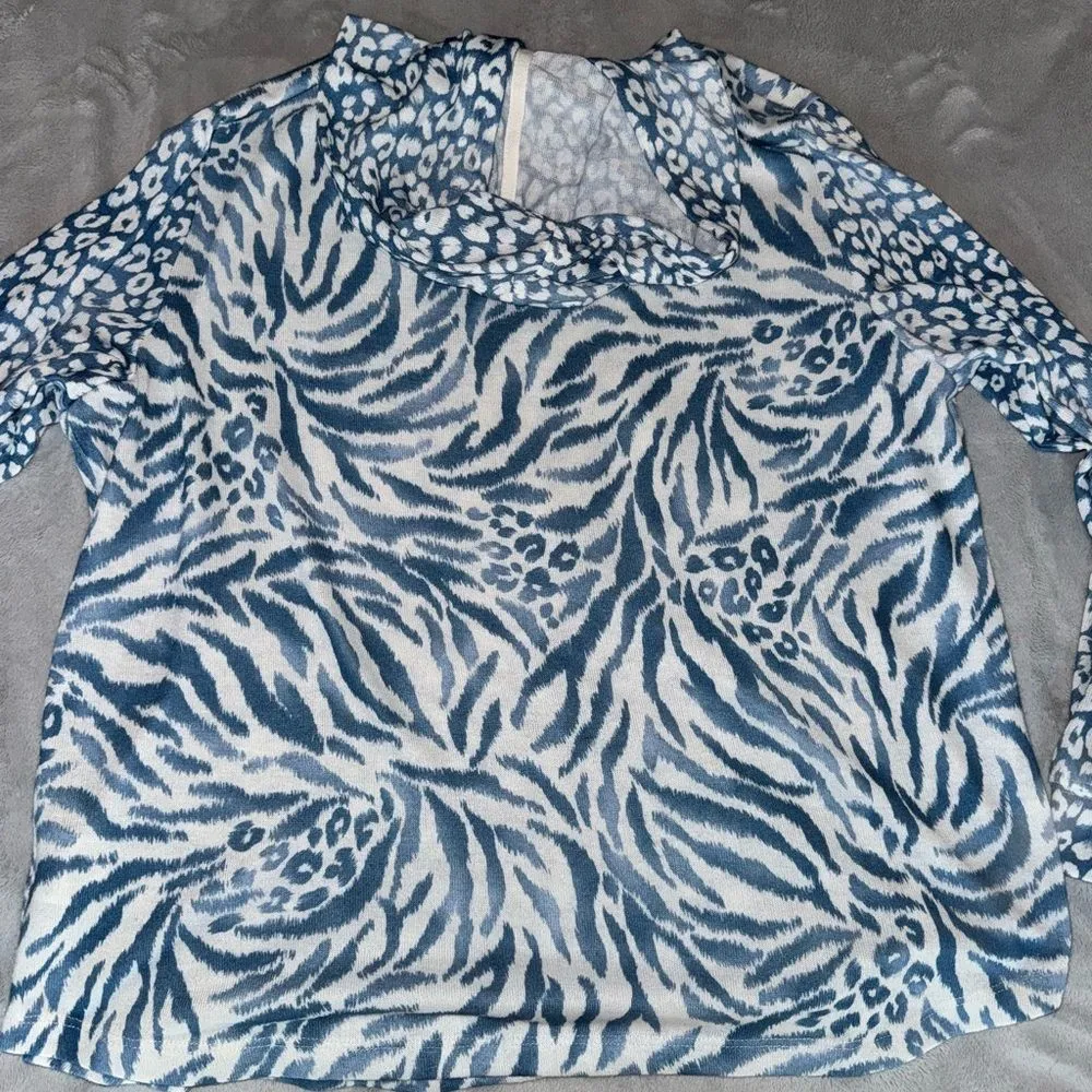 Blue and White Animal Print Hoodie Sweater - Image 5
