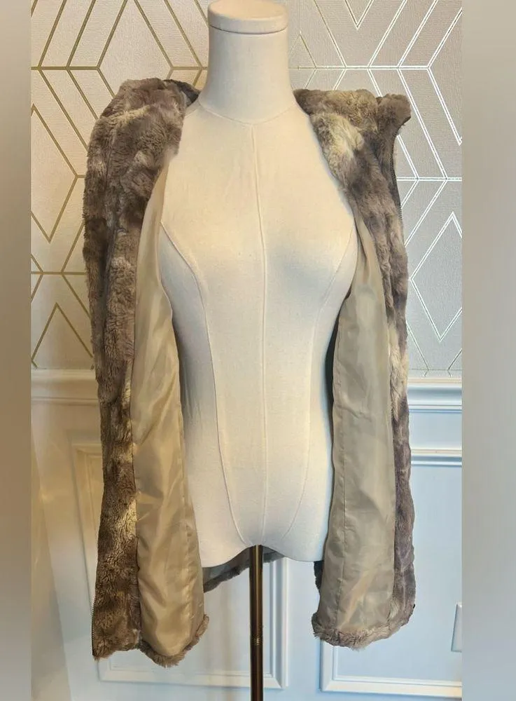 Erin London Large Faux Fur Vest Front Zip - Image 7