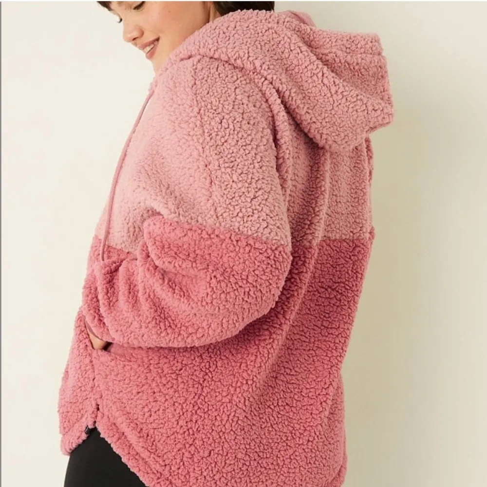 PINK VICTORIA’S SECRET Varsity Sherpa Half Zip Pullover Pink Colorblock Med NWT - Image 2