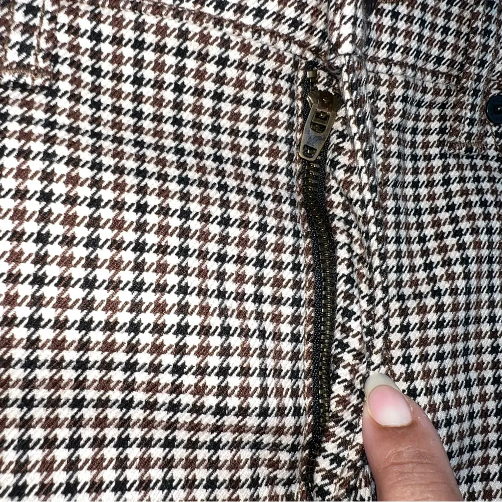 American Eagle Women’s Houndstooth “School Girl” Stylish Houndstooth Plaid Skirt - Image 4