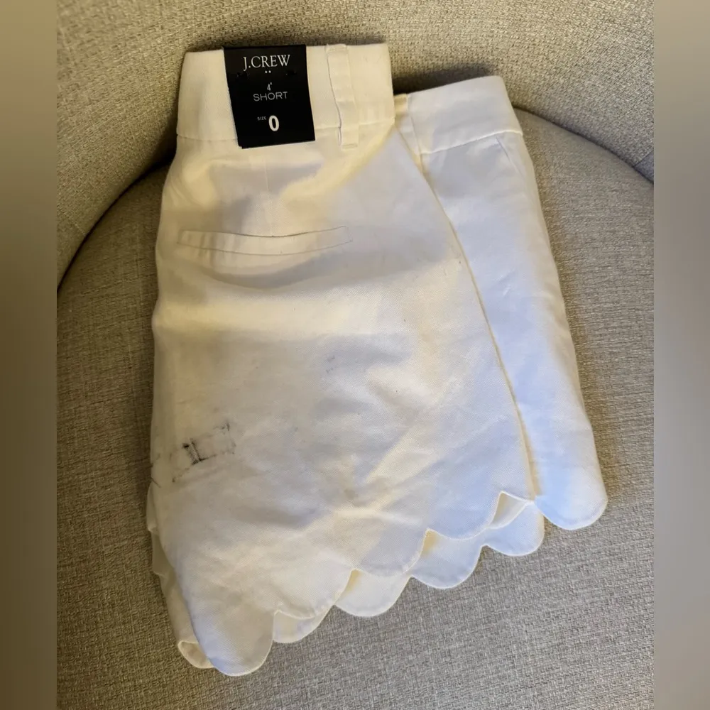 NWT J. Crew scallop hem linen-blend shorts, size 0, white - dirt from pallet - Image 4