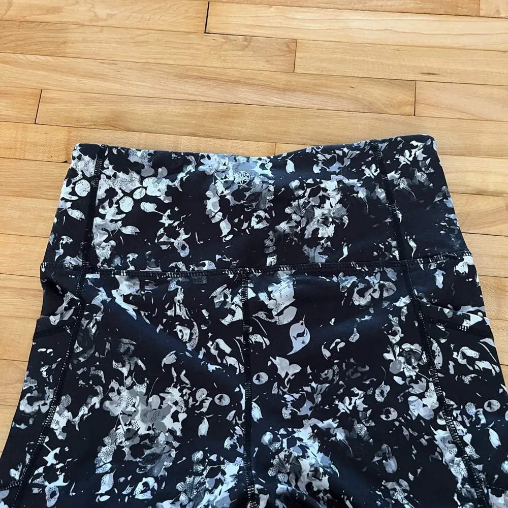 Gaiam floral leggings - Image 5