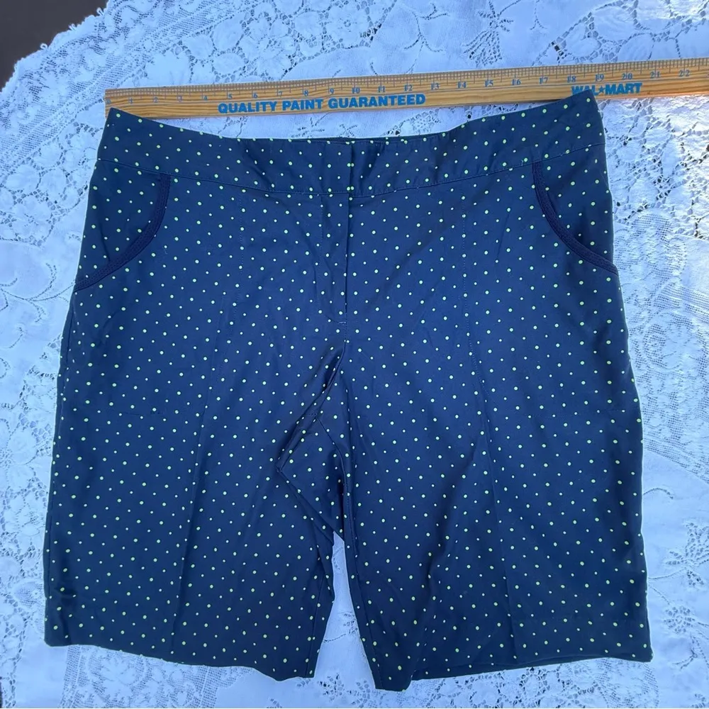 Izod Women’s Golf Shorts Navy Blue soft lightweight Polyester size 14 - Image 2