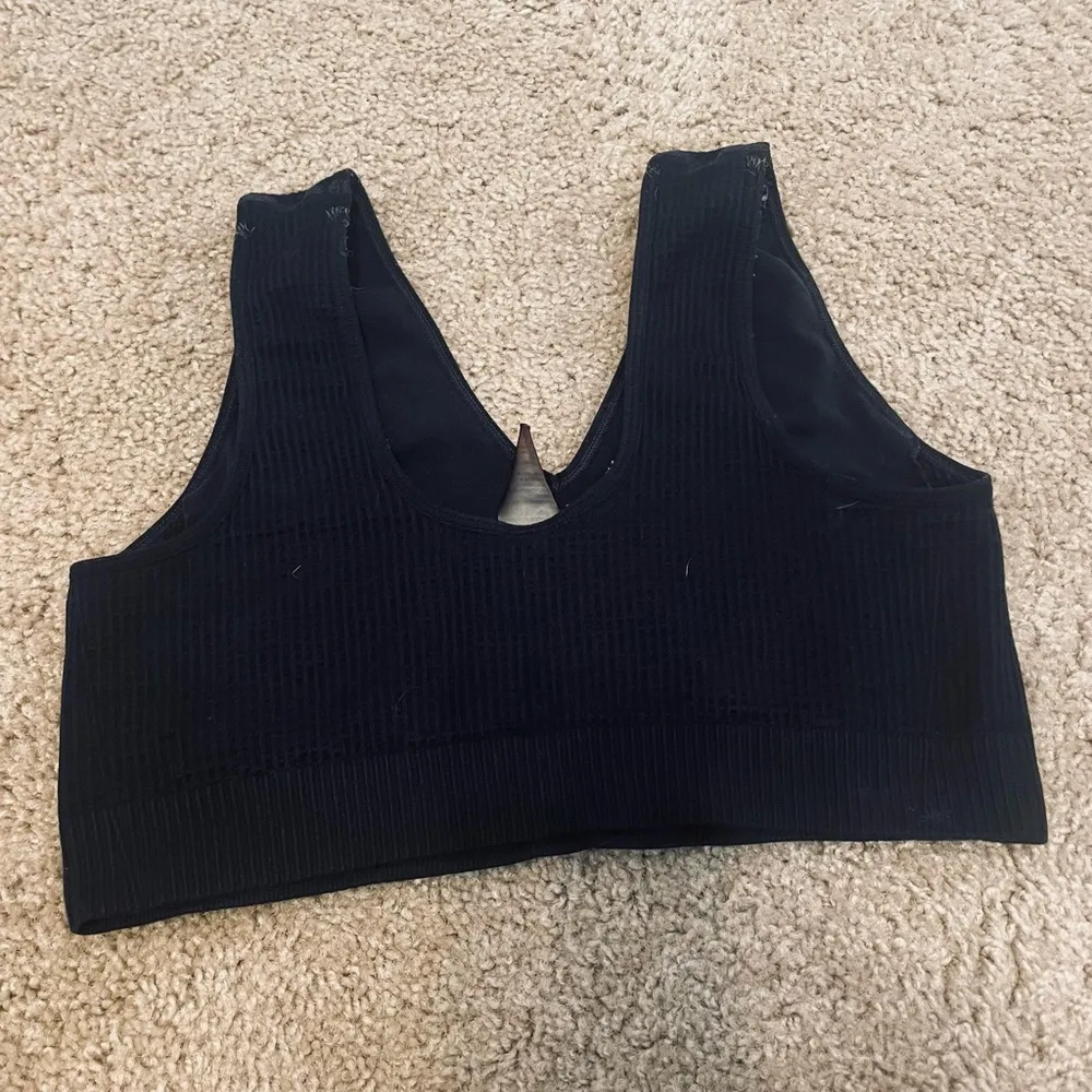 Gymshark Black Sports Bra - Image 2