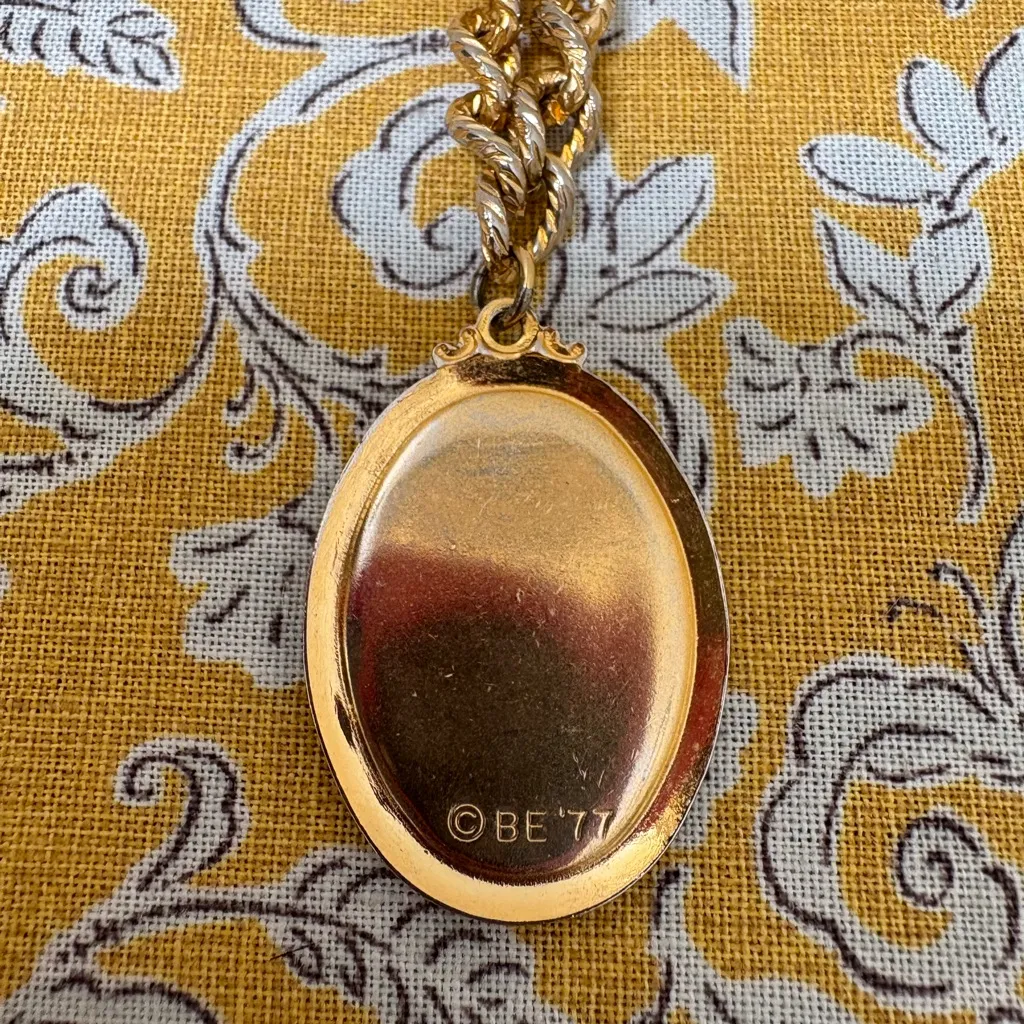 Vintage Elvis Gold Tone Bracelet Signed BE 1977 - Image 3