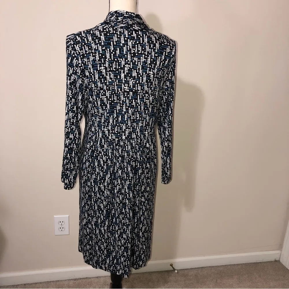 Soma Dress Size Large Faux Wrap Top Black White Blue Long Sleeve Geometric Print - Image 9